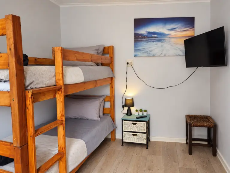 4 la corniche gordons bay 26 outside bunkroom with en suite bathroom 768x576