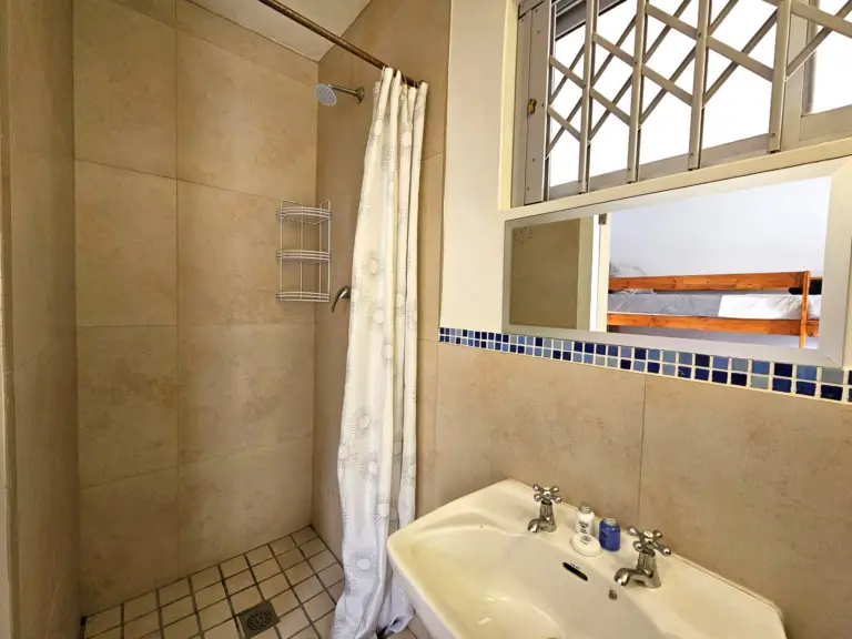 4 la corniche gordons bay 28 external room with en suite bathroom 768x576