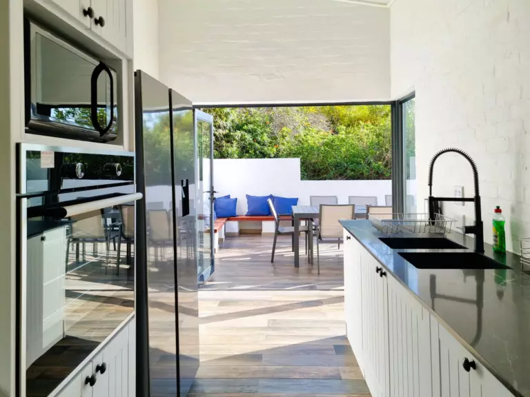 75 protea gordons bay 17 modern kitchen with private outdoor dining 768x576