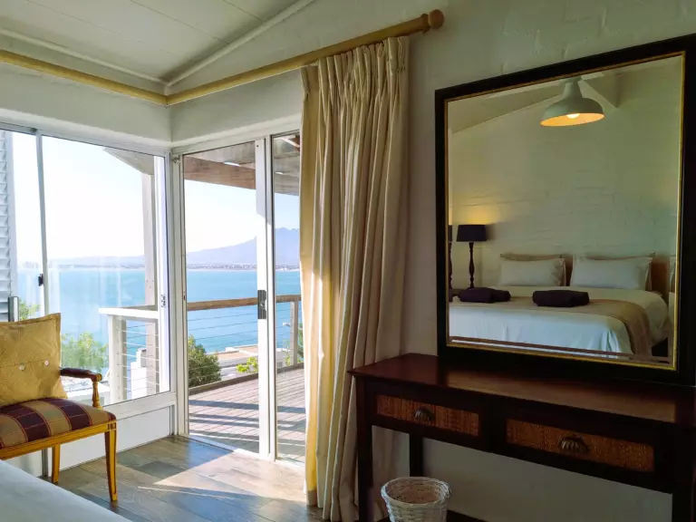 75 protea gordons bay 20 bedroom with private balcony 768x576