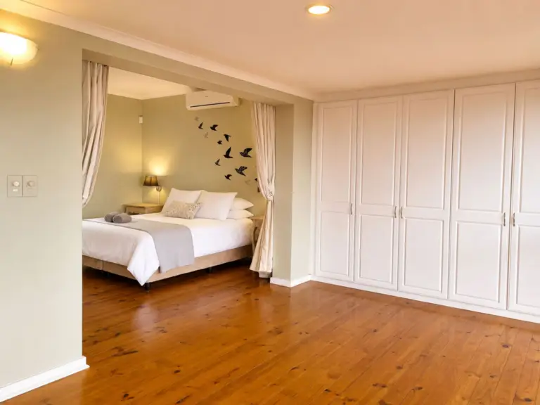 amazing view villa gordons bay 10 bedroom with ample packing space 2 768x576