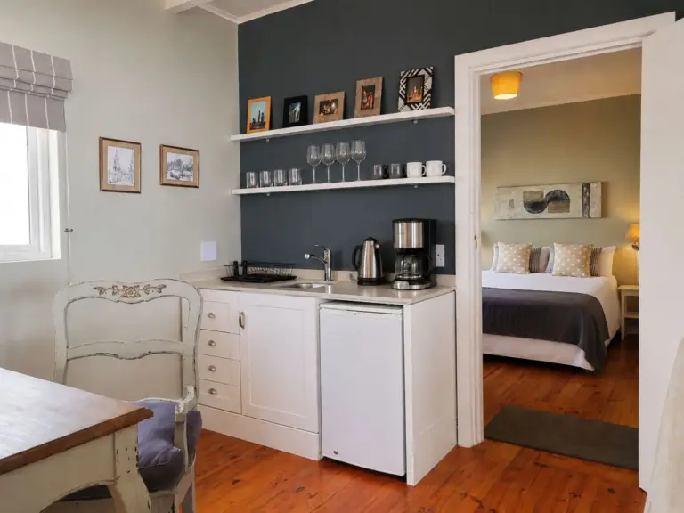 amazing view villa gordons bay 19 kitchenette with cooking appliances 1 768x576