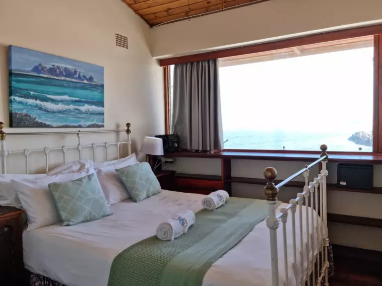 bikini beach holiday home gordons bay 12 bedroom with quality linen 768x576