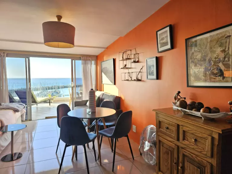 casita shonene gordons bay 04 dining area with private balcony 768x576