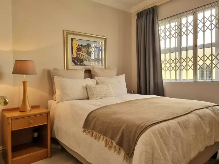 goldwater on beach gordons bay 10 bedrooom with quality linen 768x576