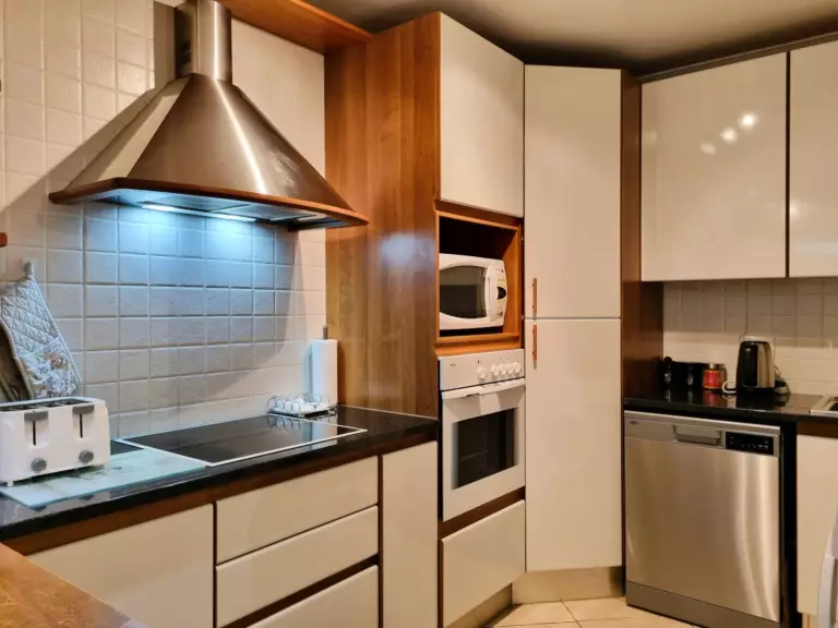 goldwater on beach gordons bay 15 kitchen with modern appliances 768x576