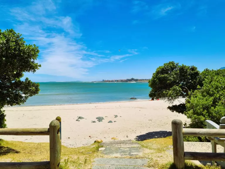 goldwater on beach gordons bay 27 self catering with beach access 768x576