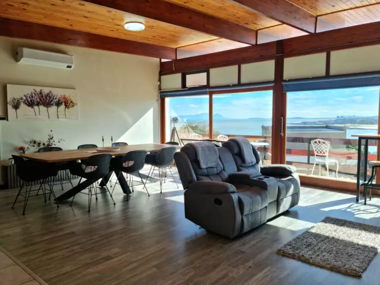 the loft gordons bay 04 open plan living with false bay view 768x576