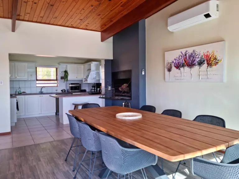 the loft gordons bay 07 dining table with indoor braai 768x576
